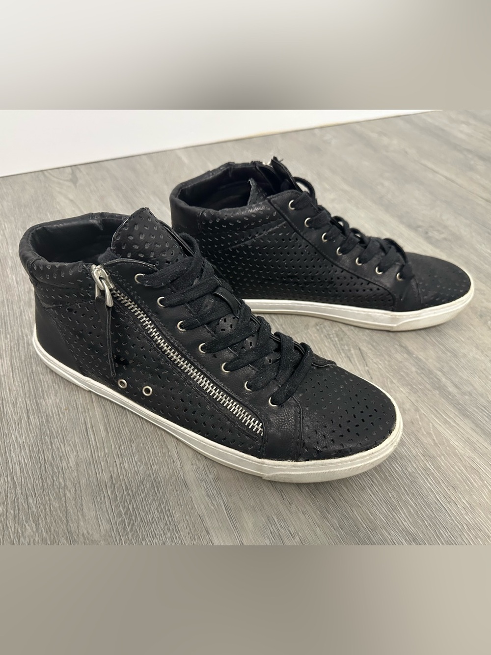 Women’s Dolce Vita Sneakers-Size 10